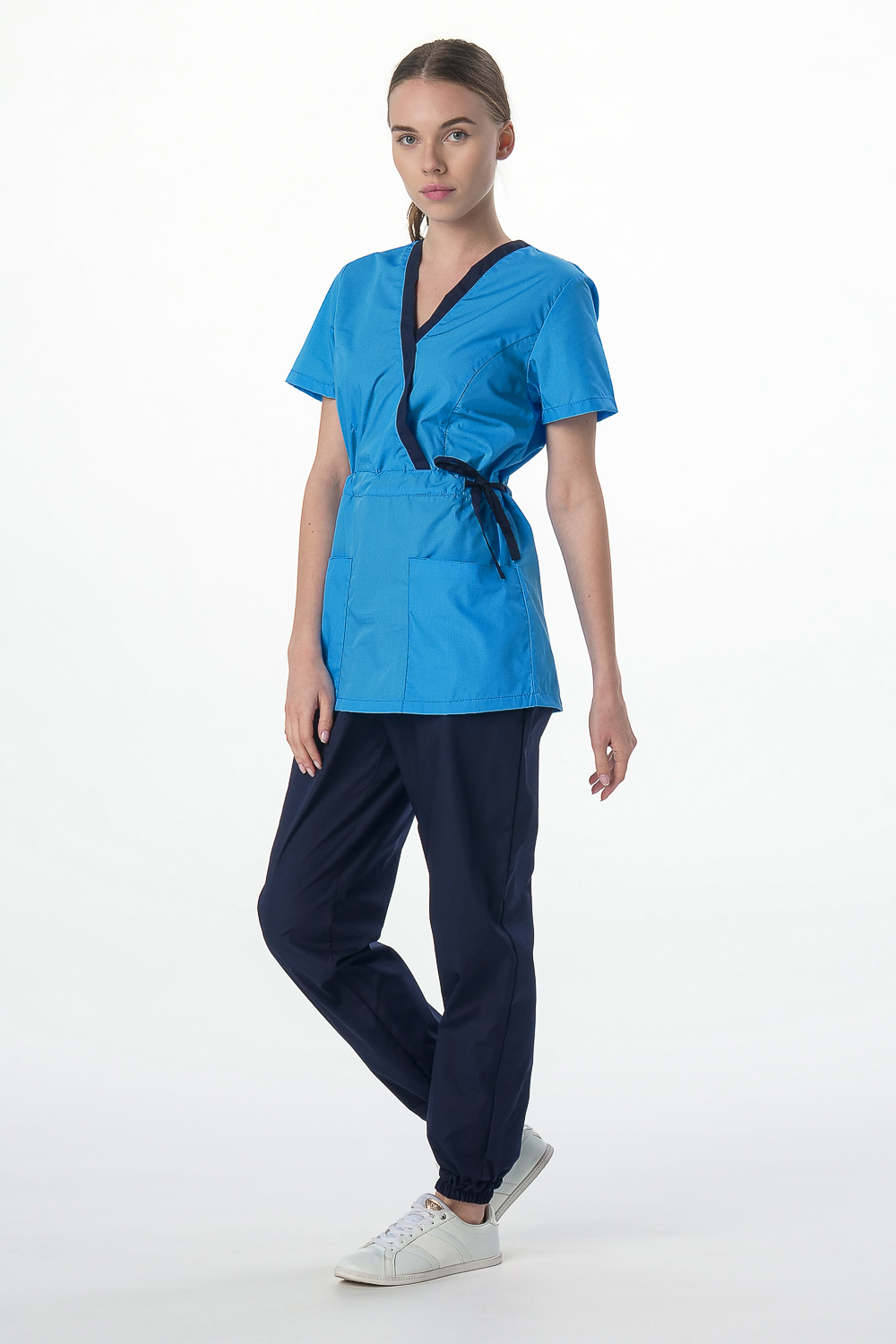 Костюм женский MedLine Арина (тк.Смесовая,120), т.синий/ярко-голубой